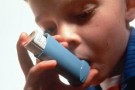 Malattie respiratorie: asma in aumento tra i bimbi, gire di vite sul divieto di fumo in aree pubbliche