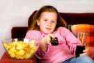 Tv in camera, poco sport e colazione sbagliata fanno il bimbo obeso